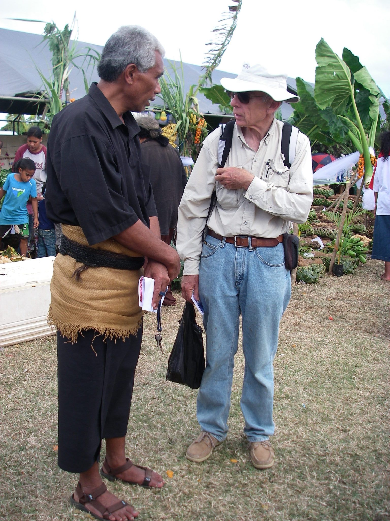 89. Jeff speaks to Soakai at the Agricultural Show